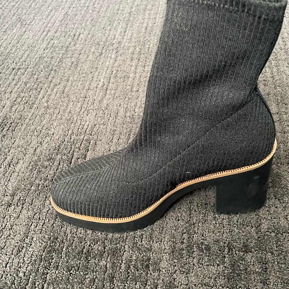 Chinese laundry black gravity chill knit boot sz. 7 1/2.